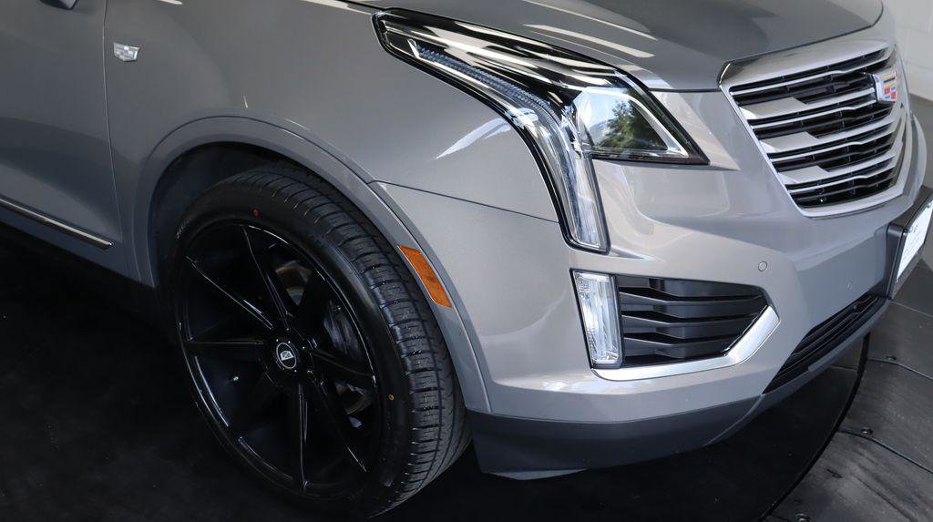 Used 2018 Cadillac XT5 Luxury w/ Driver Awareness Package AWD/4WD image 13