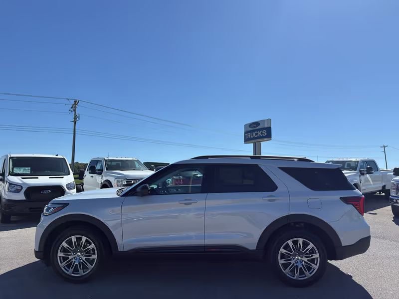 New 2026 Ford Explorer Active image 3