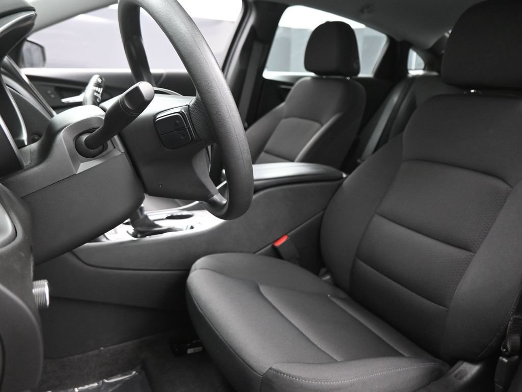 New 2024 Chevrolet Malibu LT FWD image 17
