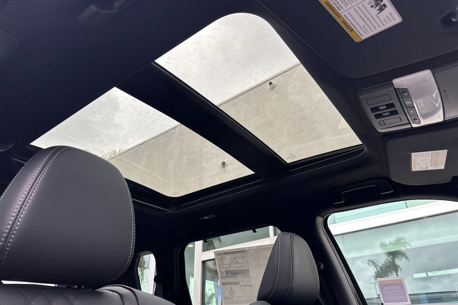 New 2025 Mitsubishi Outlander SEL image 16