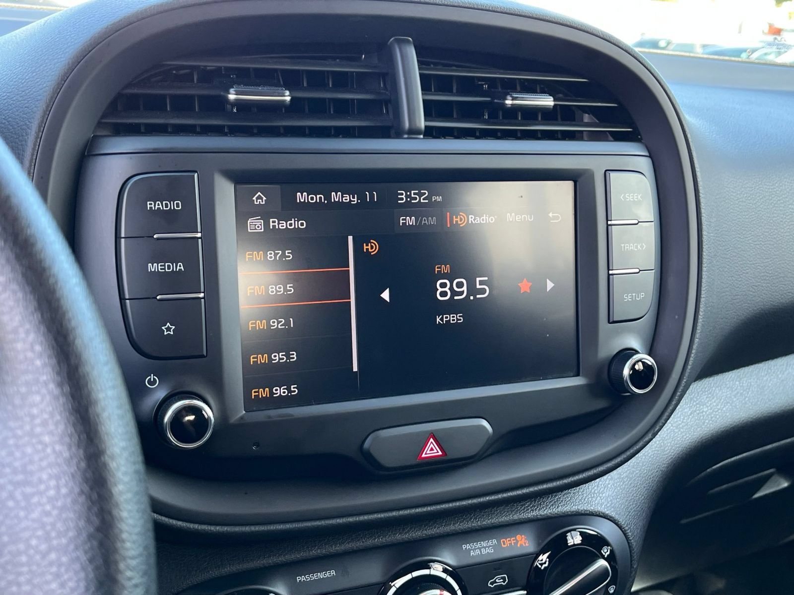 Used 2025 Kia Soul LX w/ LX Technology Package FWD image 20