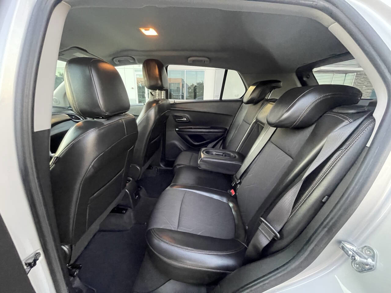 Used 2022 Chevrolet Trax LT w/ LT Convenience Package image 6