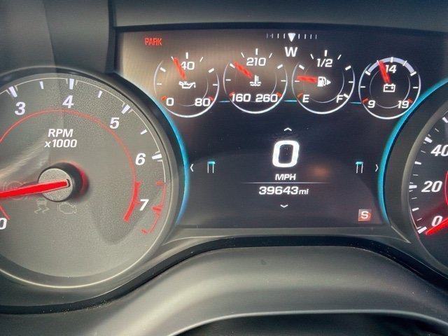 Used 2018 Chevrolet Camaro SS RWD image 10