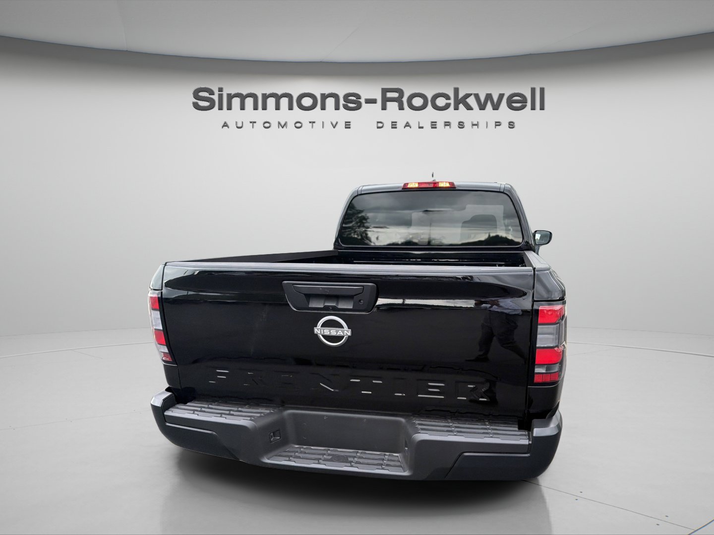Used 2022 Nissan Frontier S RWD image 4