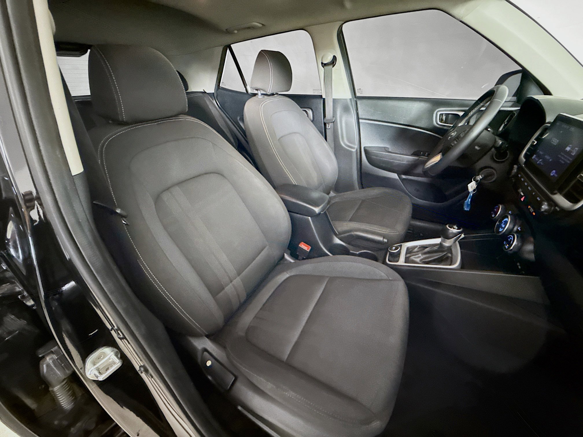 Used 2022 Hyundai Venue SEL w/ Cargo Package image 34