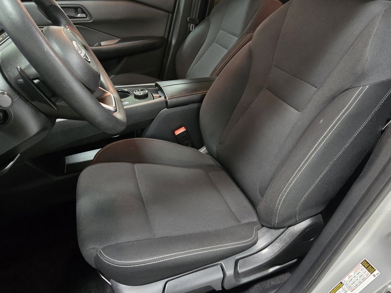 Used 2024 Nissan Rogue S image 21