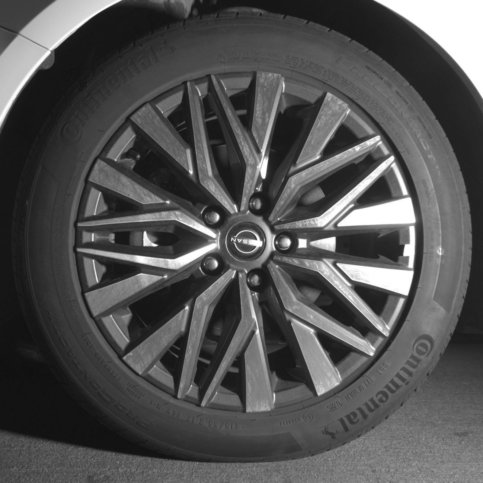 Used 2025 Nissan Altima 2.5 SV FWD image 15