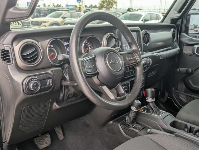 Used 2023 Jeep Gladiator Sport w/ Trailer Tow Package AWD/4WD image 31