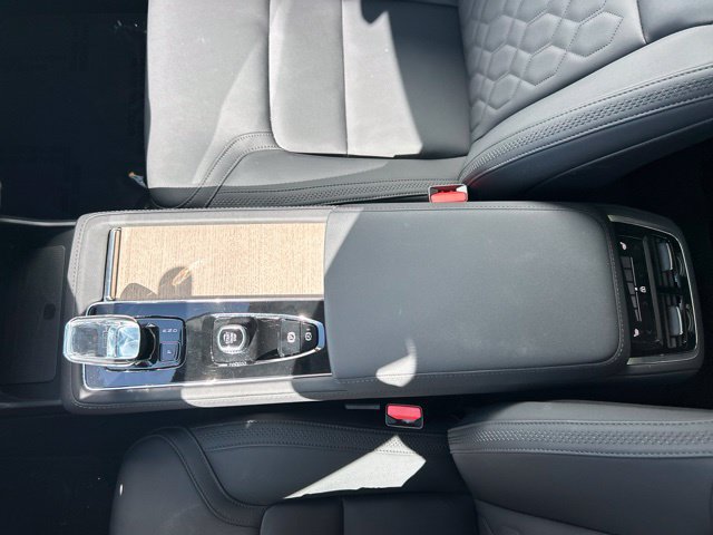 Certified 2026 Volvo XC90 B6 Plus AWD/4WD image 28