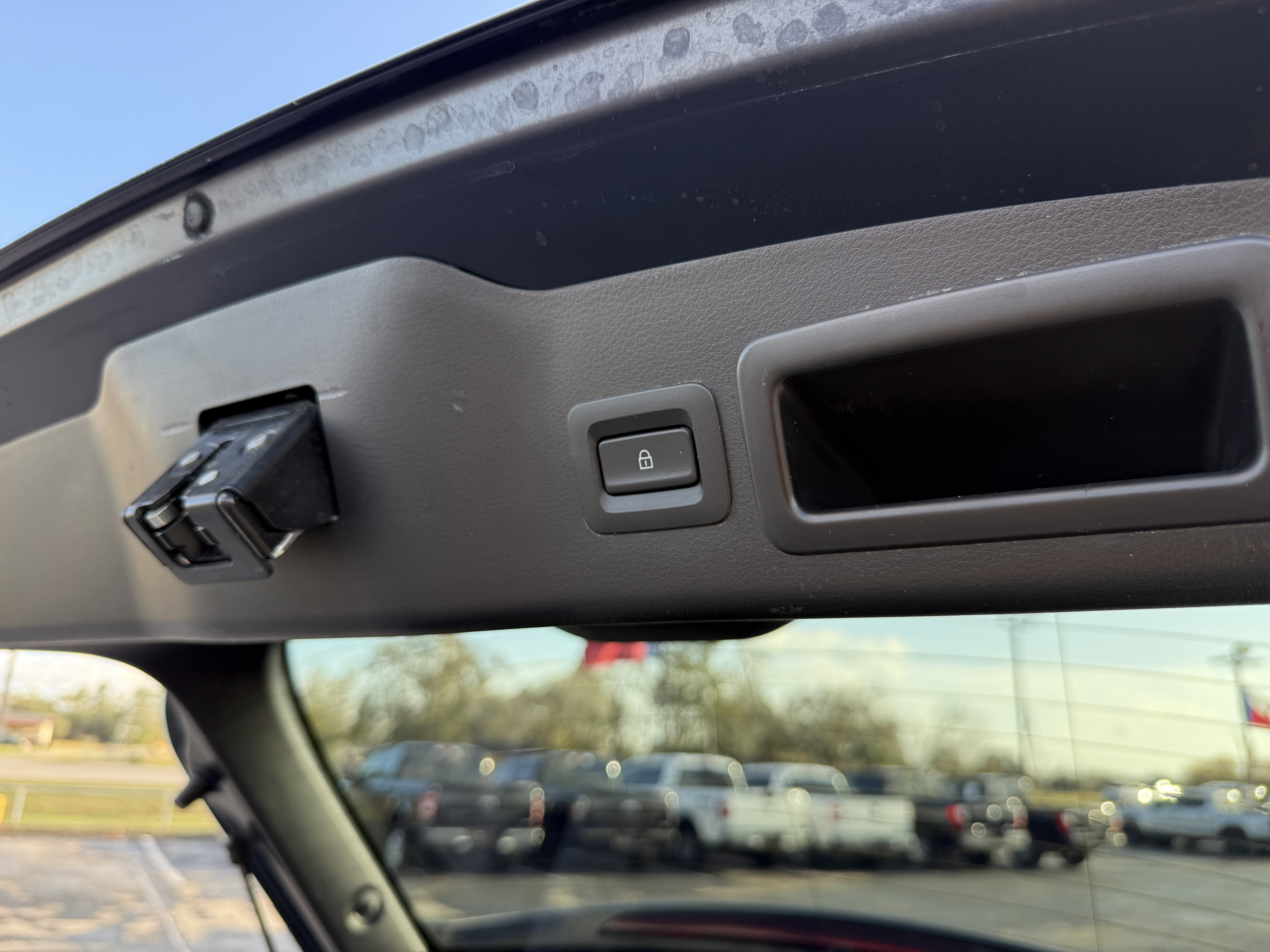 Used 2020 MAZDA MAZDA3 Hatchback image 38