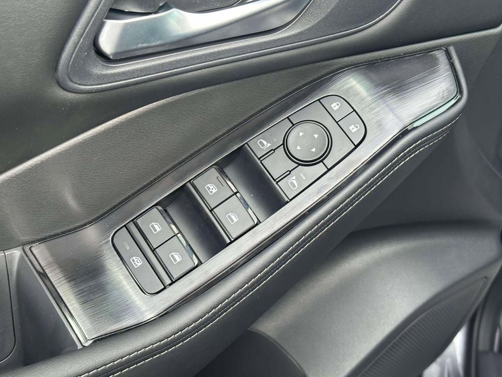 Used 2026 Nissan Rogue SV w/ Cold Weather Package AWD/4WD image 17