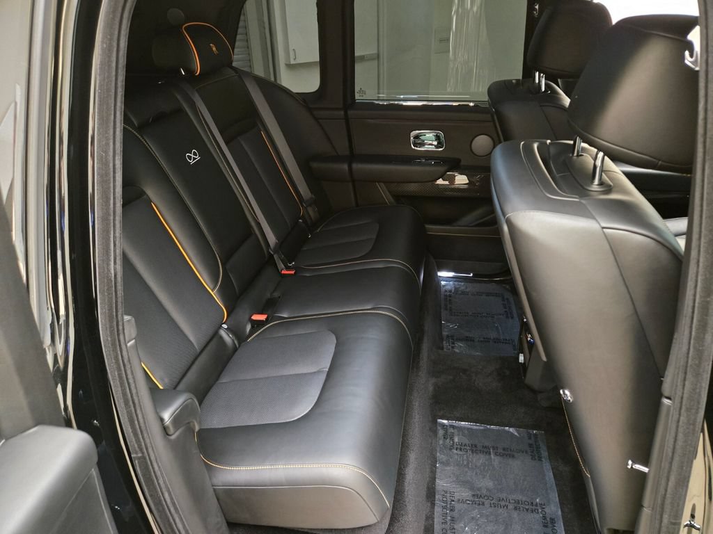 Certified 2025 Rolls-Royce Cullinan Black Badge AWD/4WD image 23