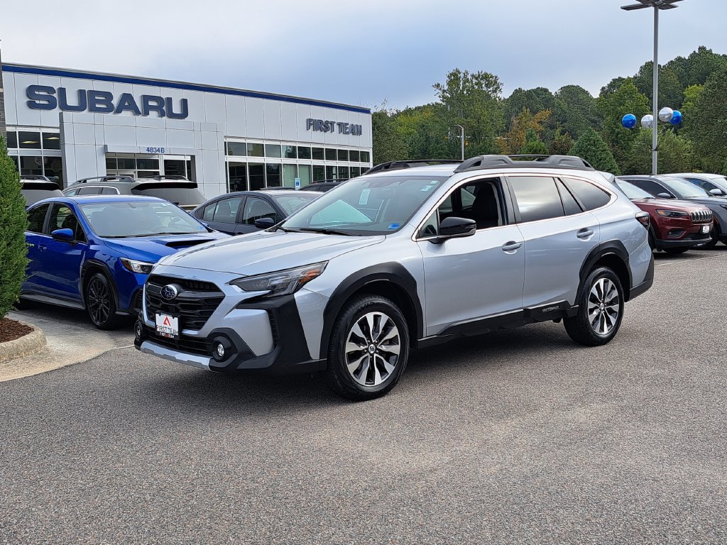 Used 2025 Subaru Outback Limited AWD/4WD image 2