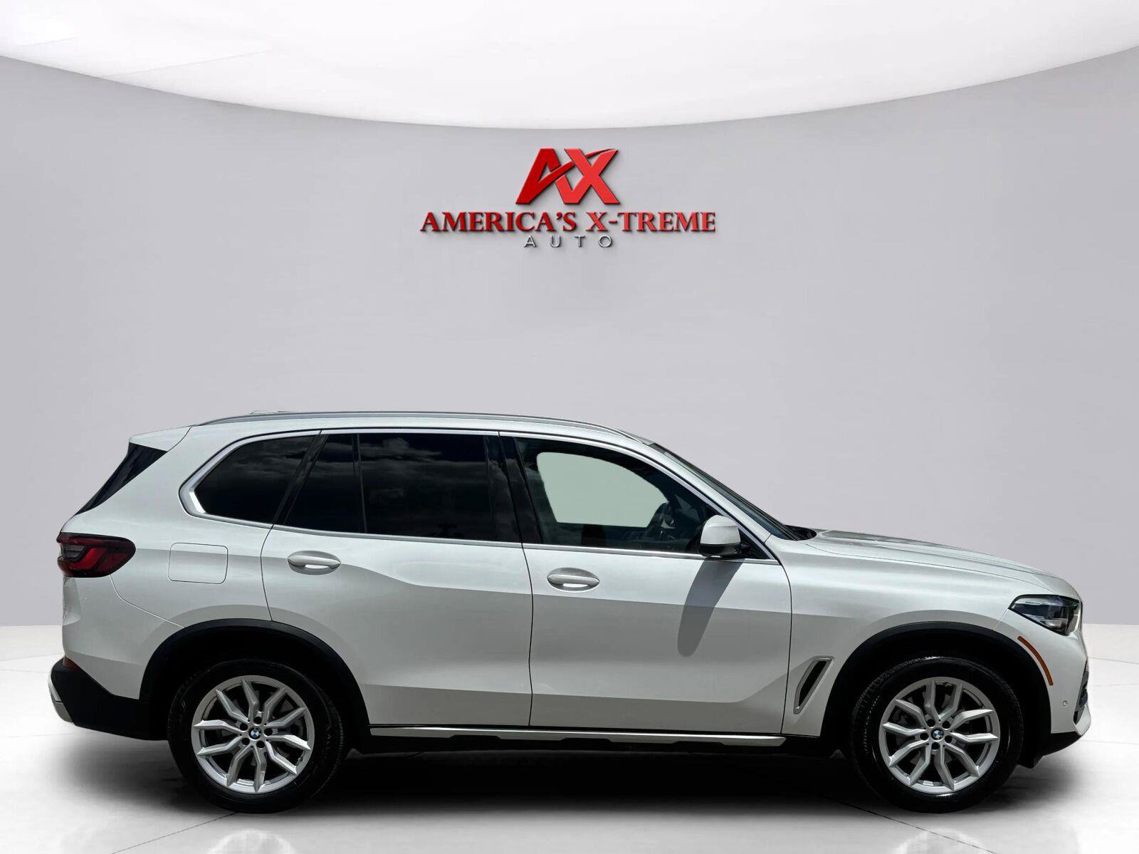 Used 2022 BMW X5 xDrive40i w/ Premium Package AWD/4WD image 7
