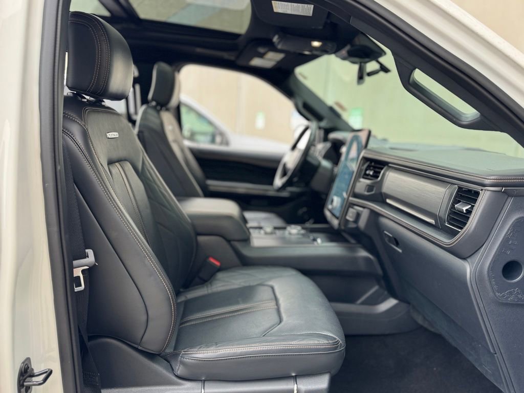 Used 2022 Ford Expedition Platinum image 28