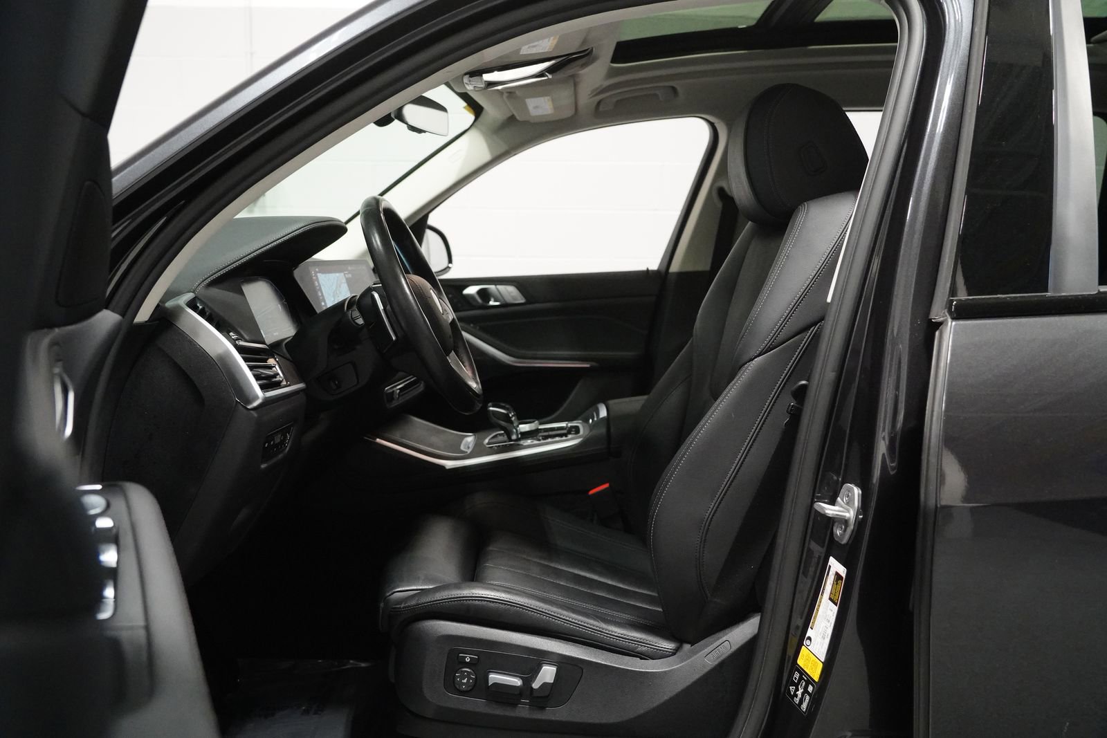 Used 2021 BMW X7 xDrive40i w/ Executive Package 2 image 11