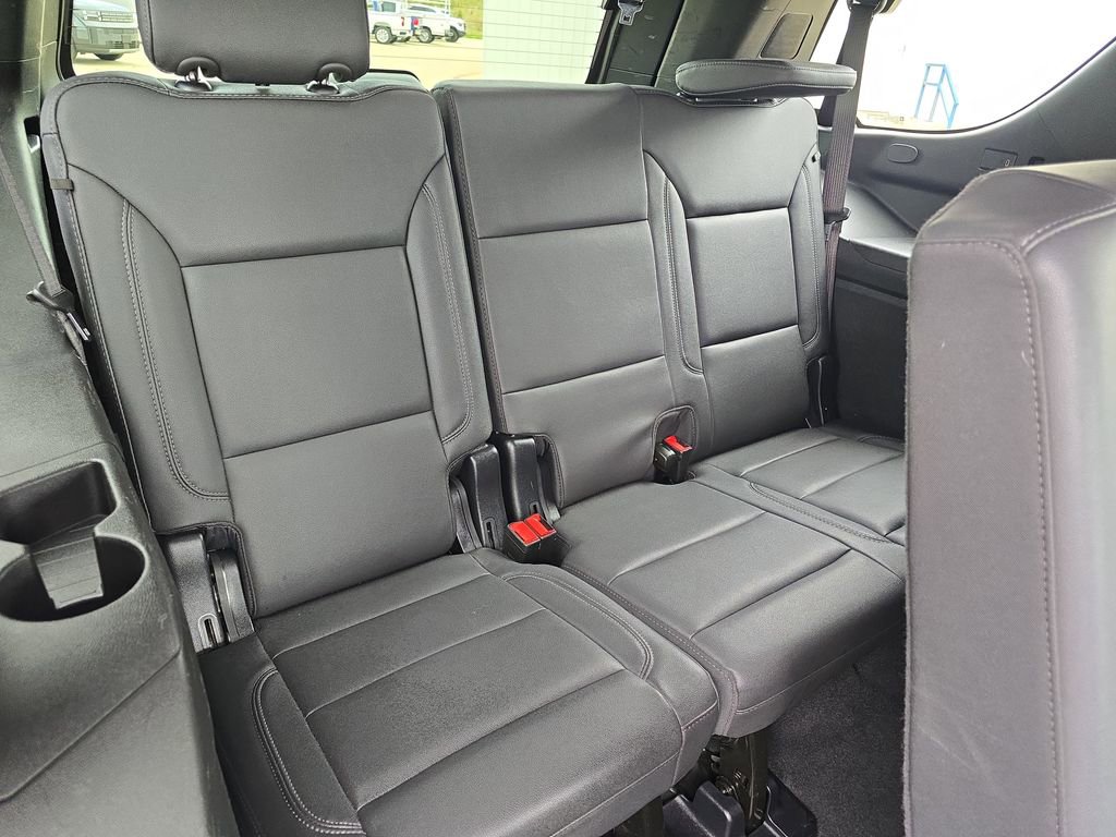 Used 2025 Chevrolet Tahoe Z71 AWD/4WD image 12