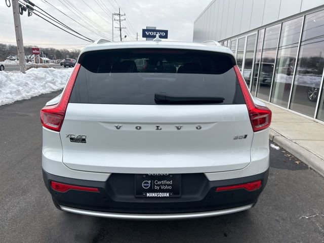 Certified 2025 Volvo XC40 B5 Plus image 4