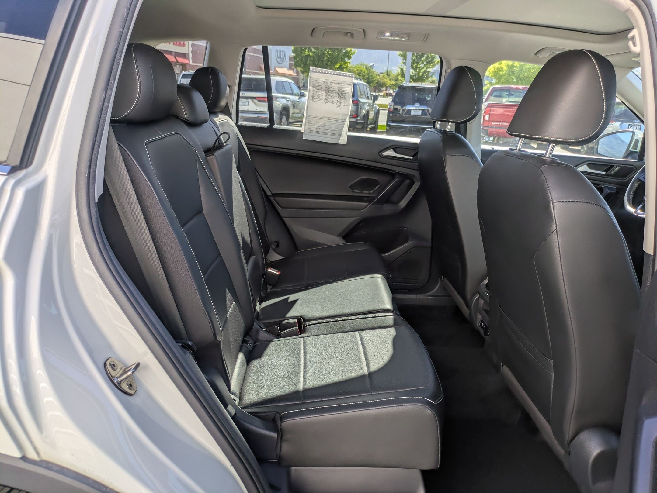 Used 2021 Volkswagen Tiguan SE w/ Panoramic Sunroof Package AWD/4WD image 33