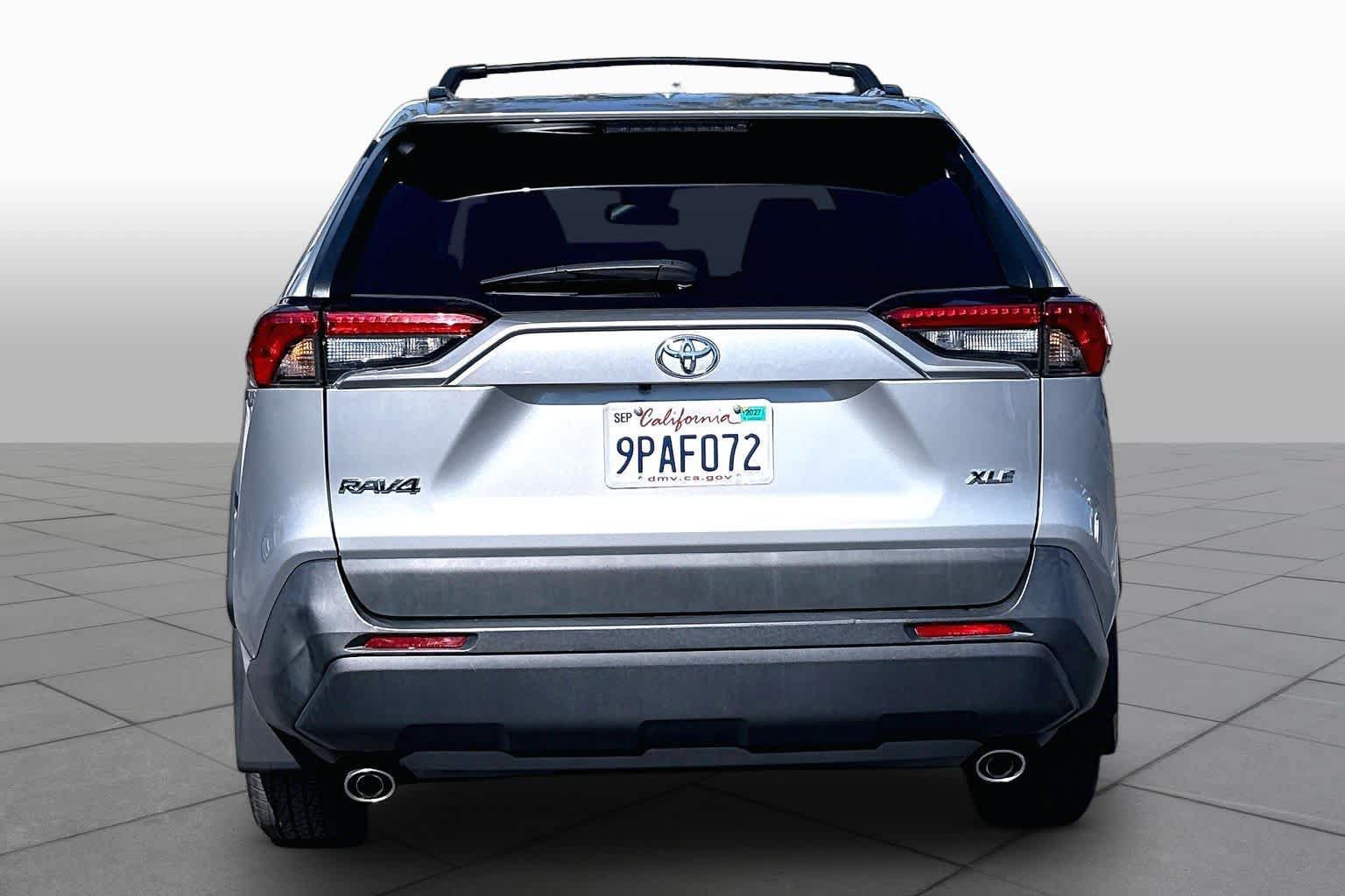 Used 2024 Toyota RAV4 XLE FWD image 4