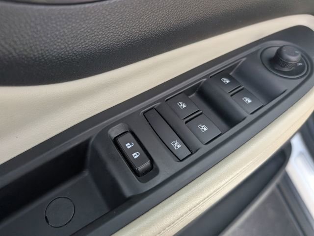 Used 2017 Buick Encore Essence image 15