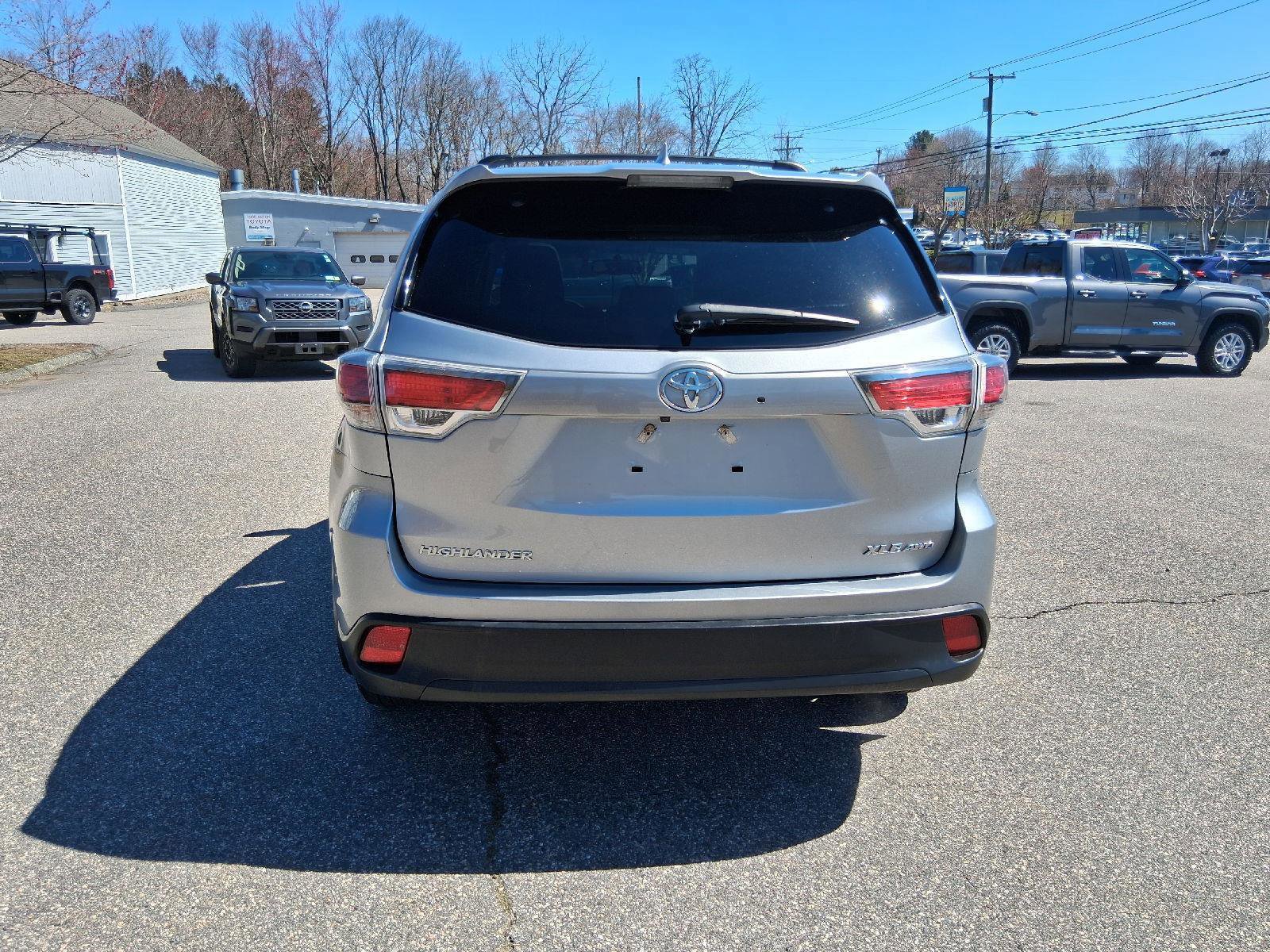 Used 2015 Toyota Highlander XLE AWD/4WD image 5