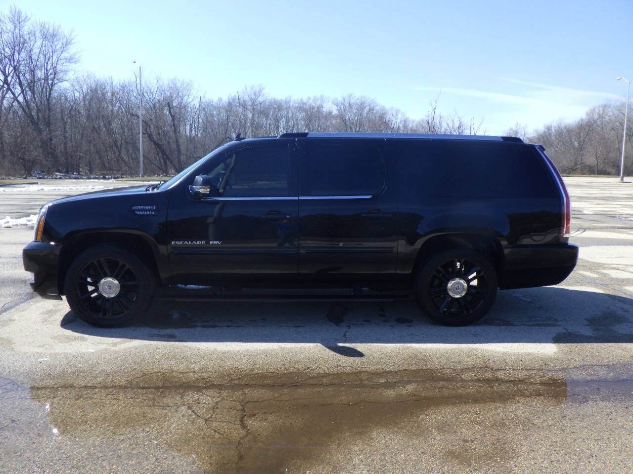 Used 2012 Cadillac Escalade ESV Premium AWD/4WD image 2