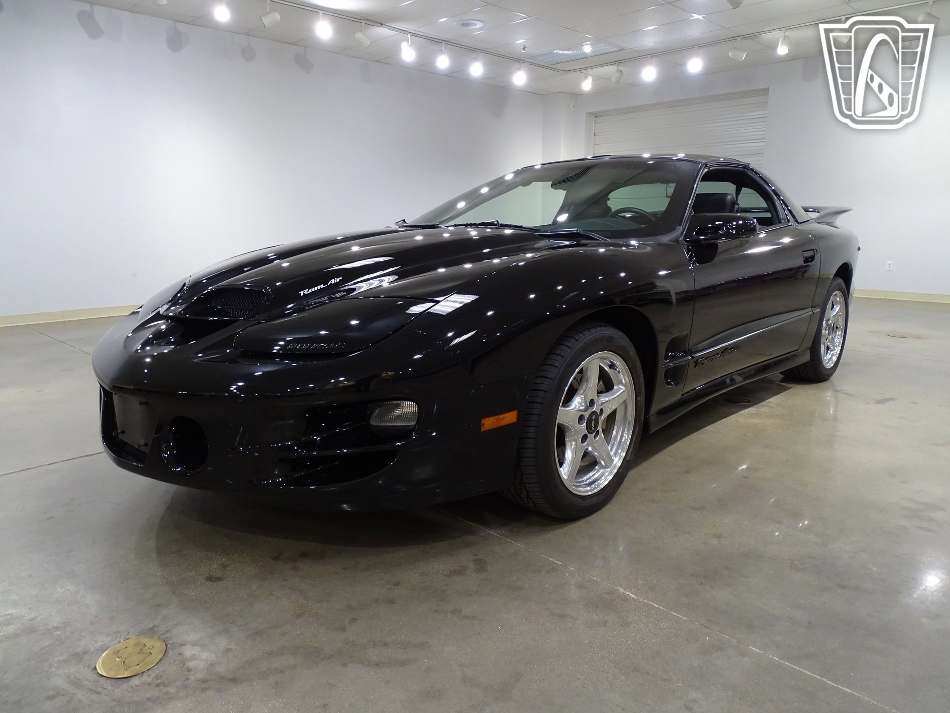 Used 1999 Pontiac Firebird Formula RWD image 3