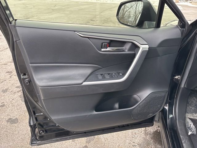 Used 2023 Toyota RAV4 XLE Premium image 37