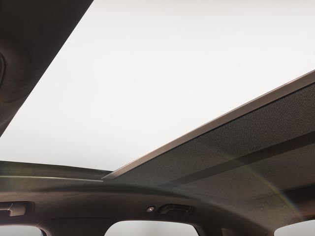 Used 2018 Bentley Bentayga Activity image 29