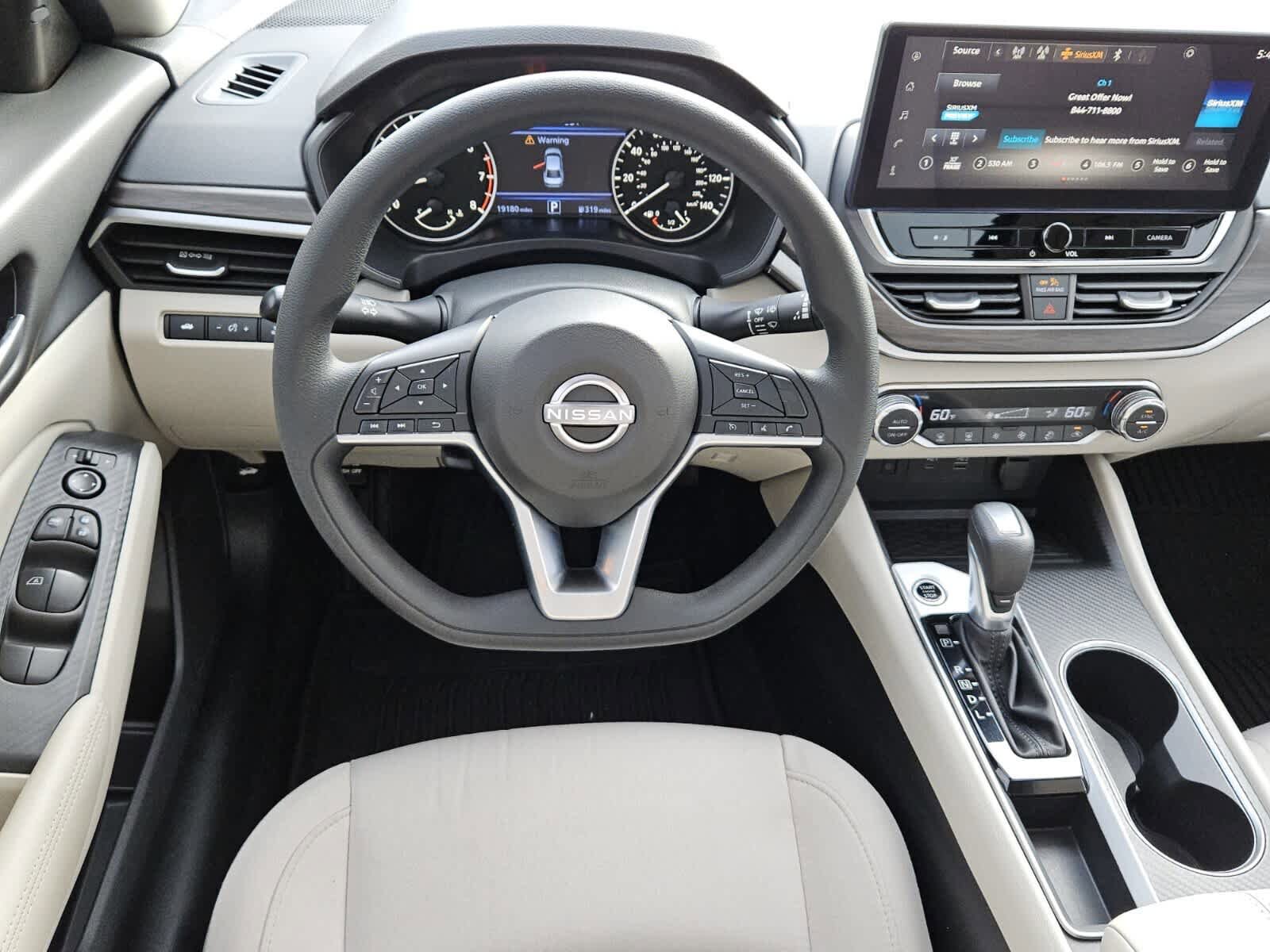 Used 2025 Nissan Altima 2.5 SV w/ SV Special Edition Package FWD image 5