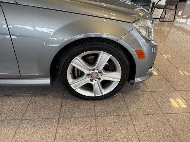 Used 2010 Mercedes-Benz C 300 Sedan image 11