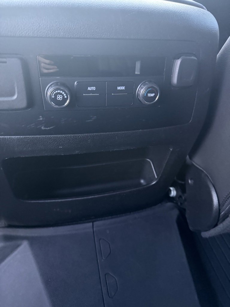 Used 2019 GMC Yukon SLT w/ HD Trailering Package image 9