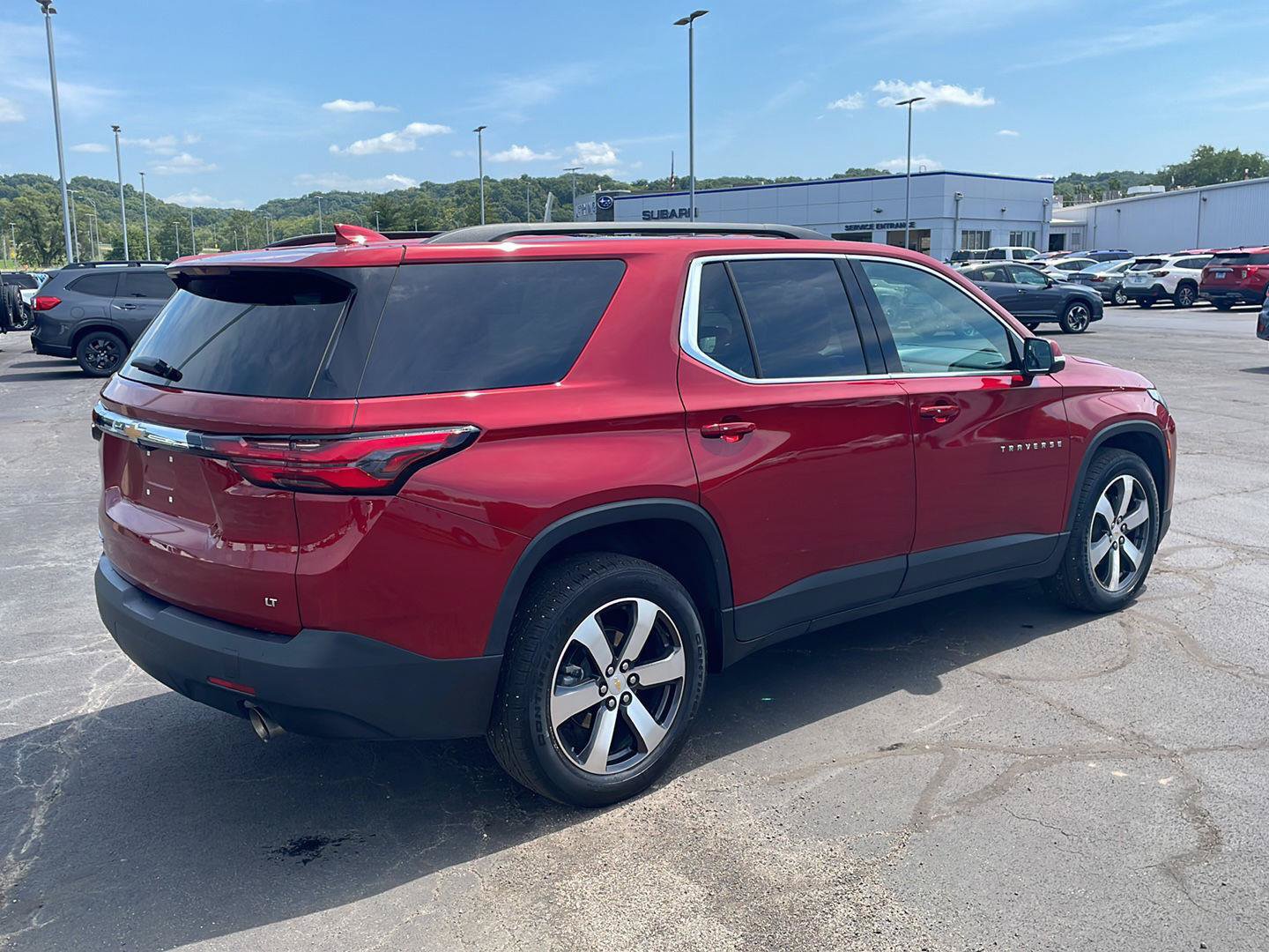 Used 2023 Chevrolet Traverse LT w/ LT Premium Package FWD image 5