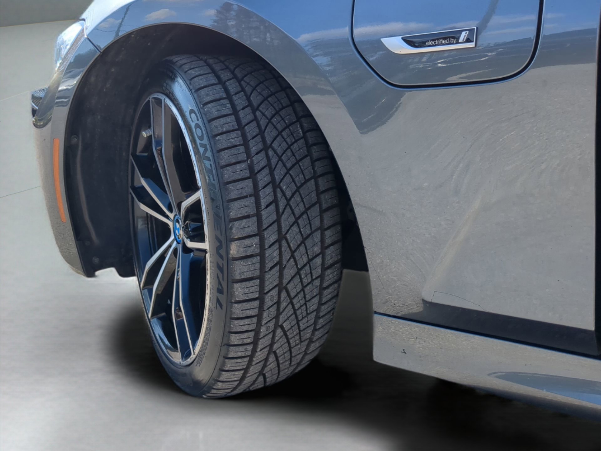 Used 2022 BMW 330e w/ M Sport Package image 64