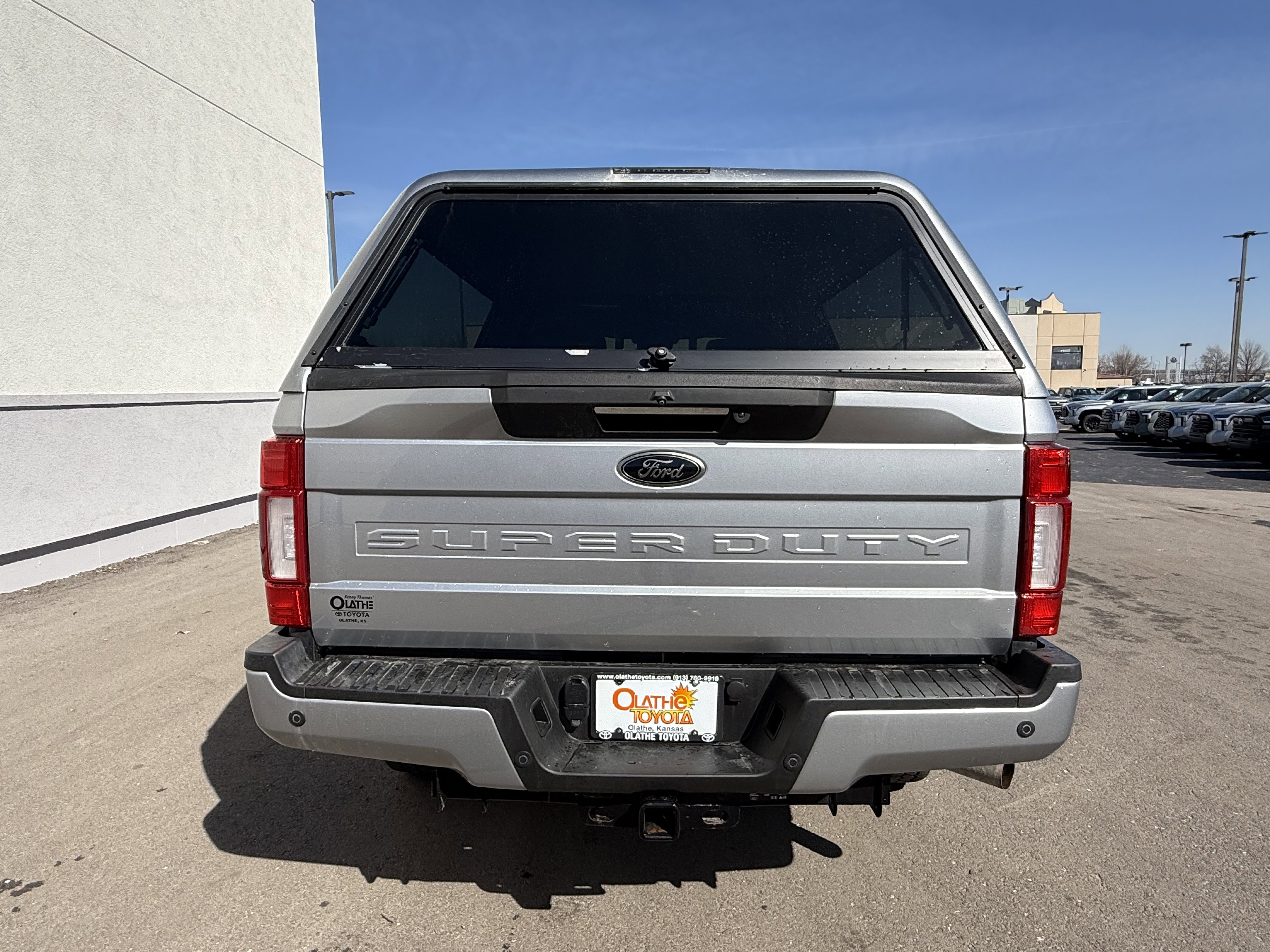 Used 2022 Ford F250 Lariat w/ Black Appearance Package image 12