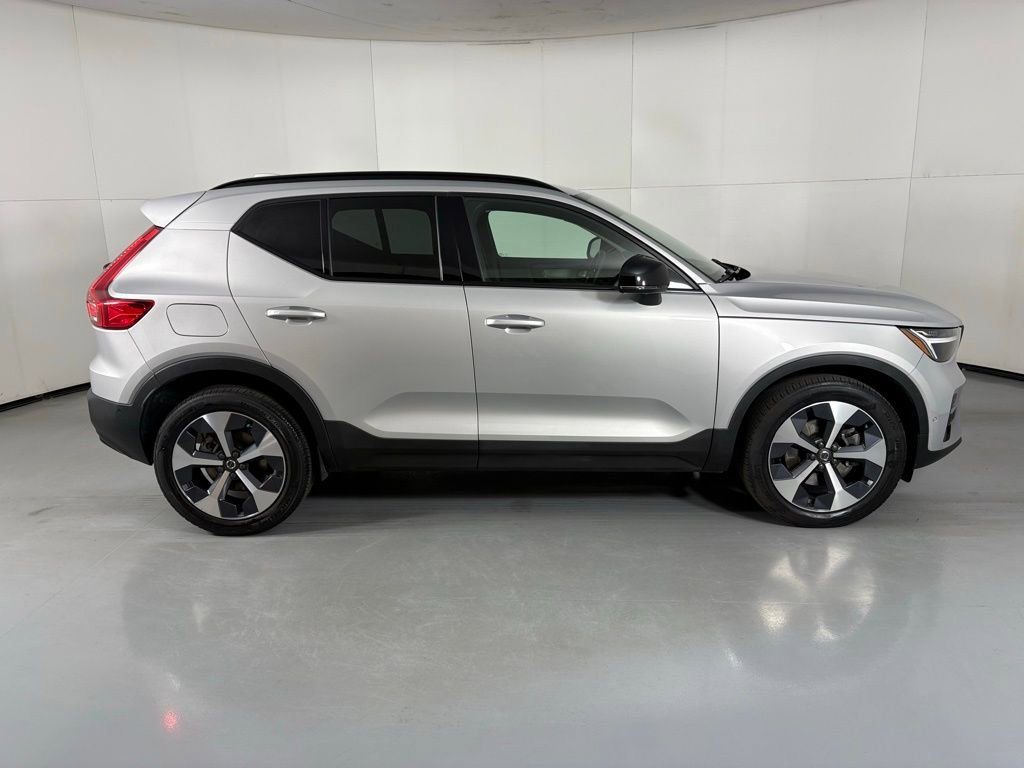 Used 2023 Volvo XC40 B5 Plus w/ Driver Assist Package image 9
