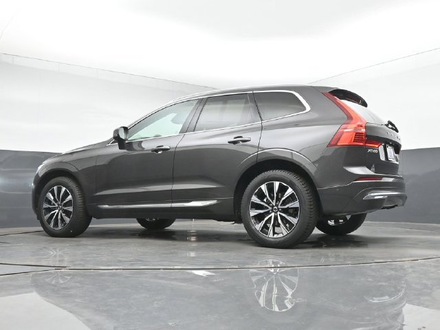 Used 2023 Volvo XC60 B5 Plus w/ Climate Package AWD/4WD image 40