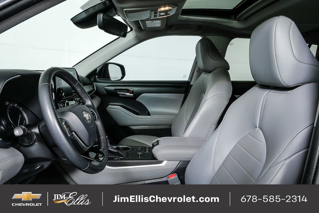 Used 2020 Toyota Highlander XLE image 5