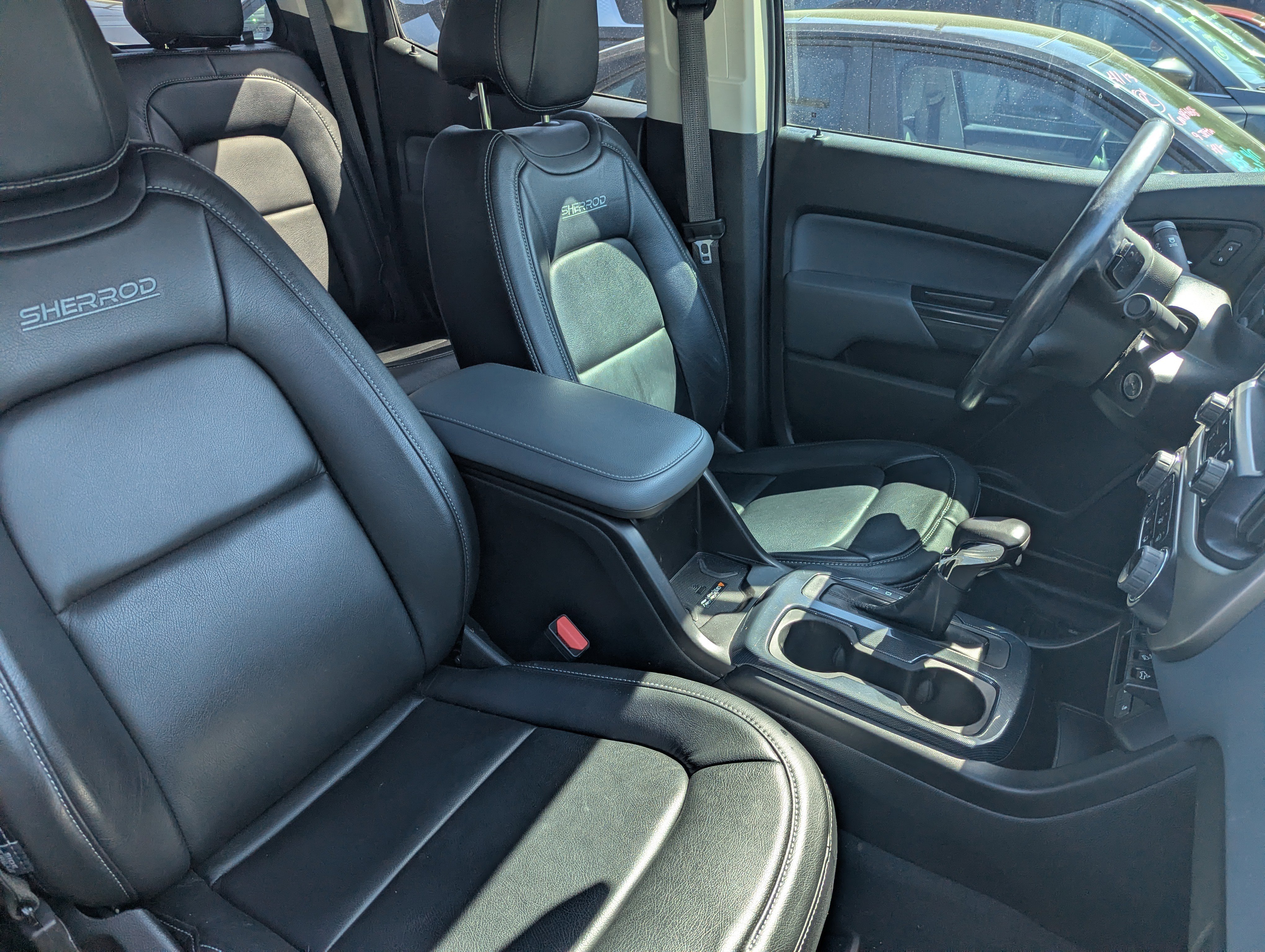 Used 2022 Chevrolet Colorado Z71 w/ Safety Package image 11