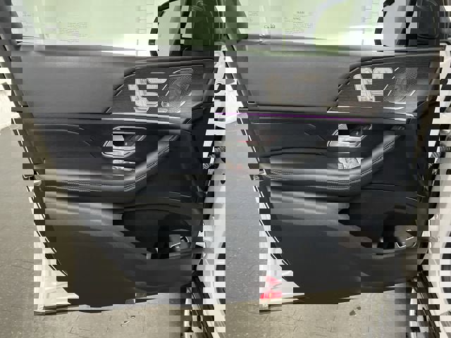 Used 2023 Mercedes-Benz GLS 450 4MATIC image 23