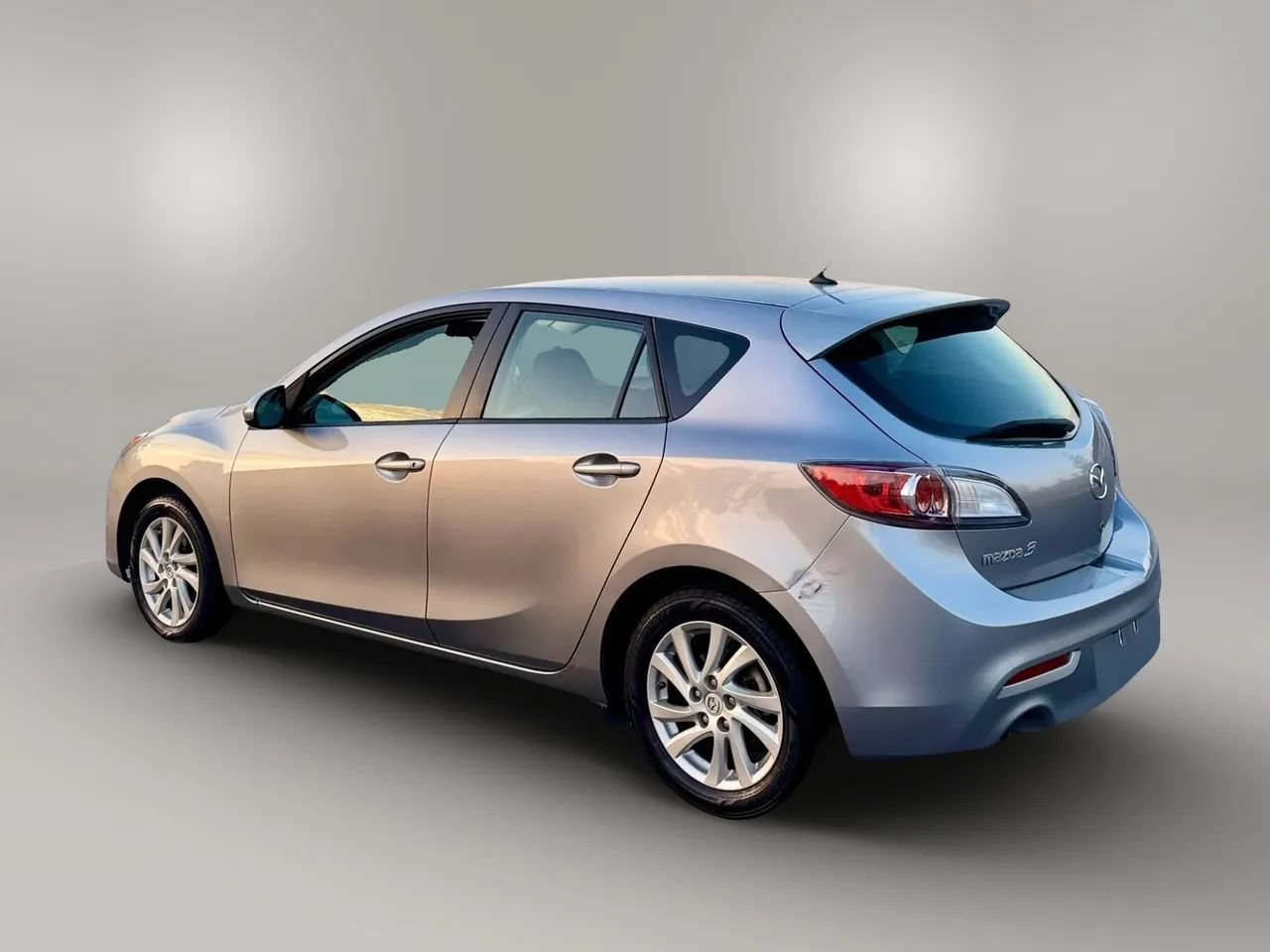 Used 2012 MAZDA MAZDA3 i Touring FWD image 2