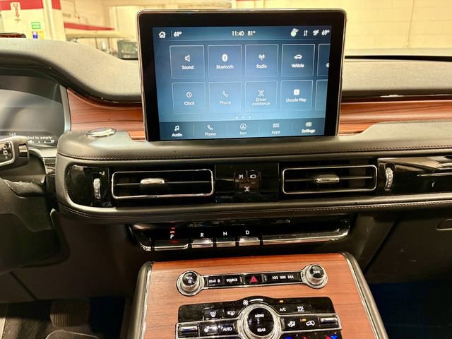 Used 2023 Lincoln Aviator Reserve w/ Equipment Group 201A AWD/4WD image 4