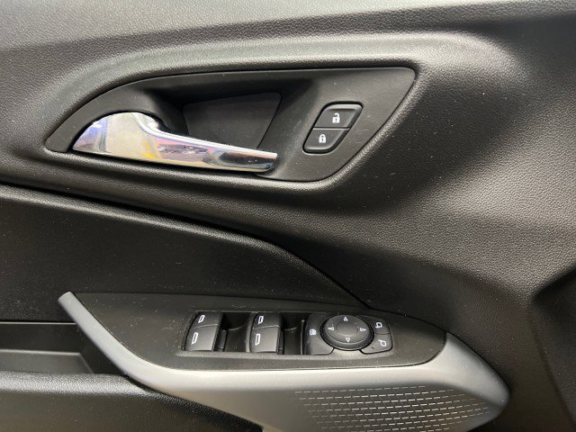Used 2025 Chevrolet Trax LS w/ LS Convenience Package image 29