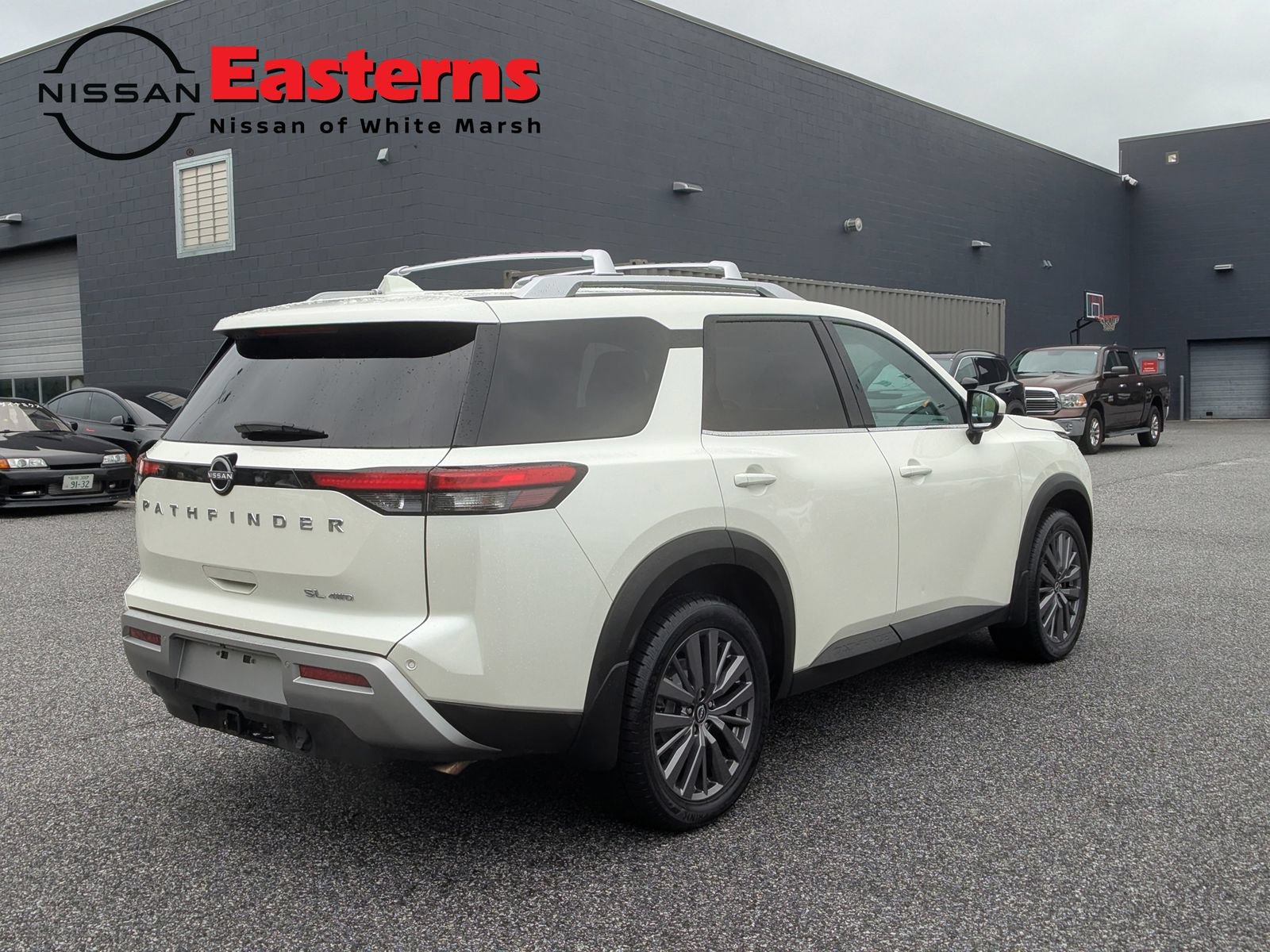 Used 2023 Nissan Pathfinder SL w/ SL Premium Package AWD/4WD image 5