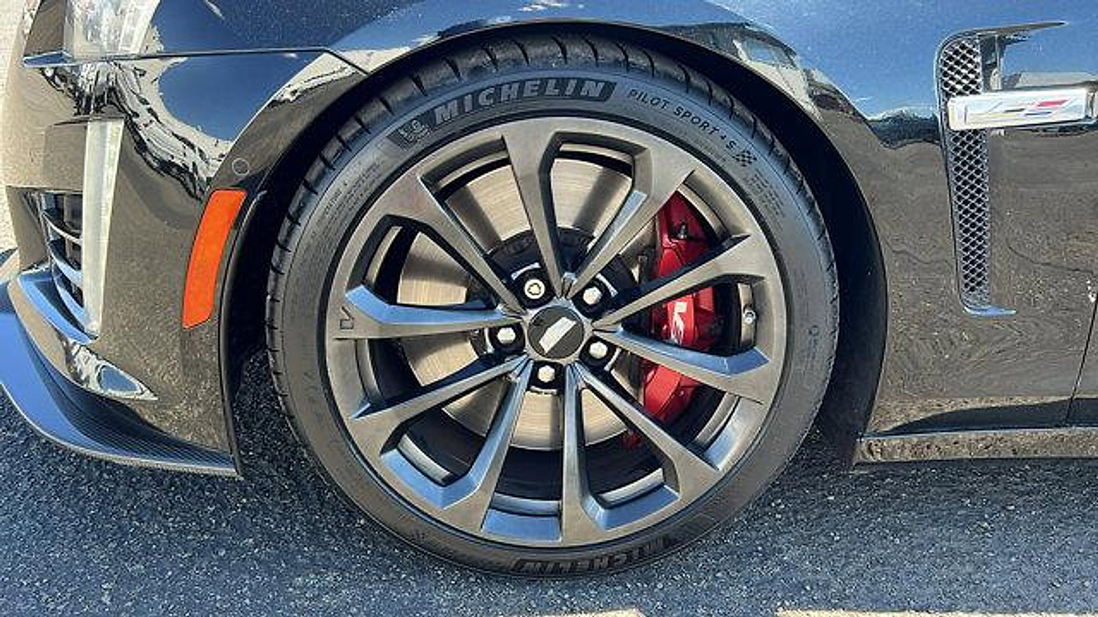 Used 2018 Cadillac CTS V w/ Carbon Fiber Package image 10