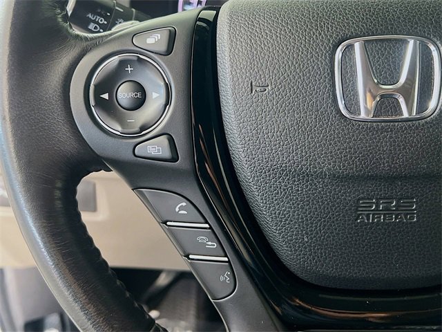 Used 2018 Honda Pilot Touring image 16