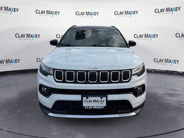 Used 2024 Jeep Compass Limited image 8