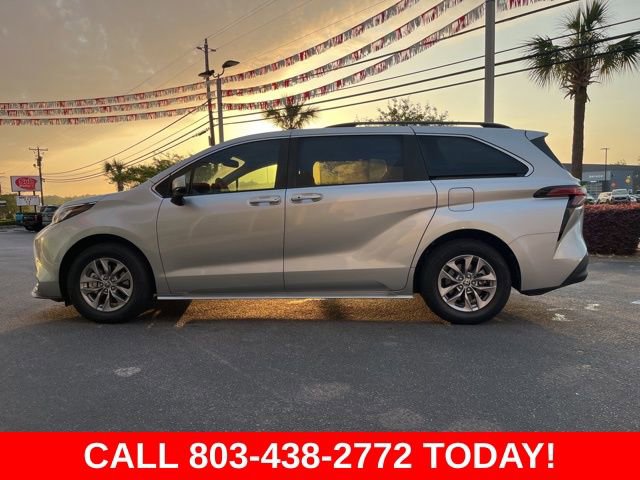 Used 2022 Toyota Sienna LE w/ LE Plus Package image 37