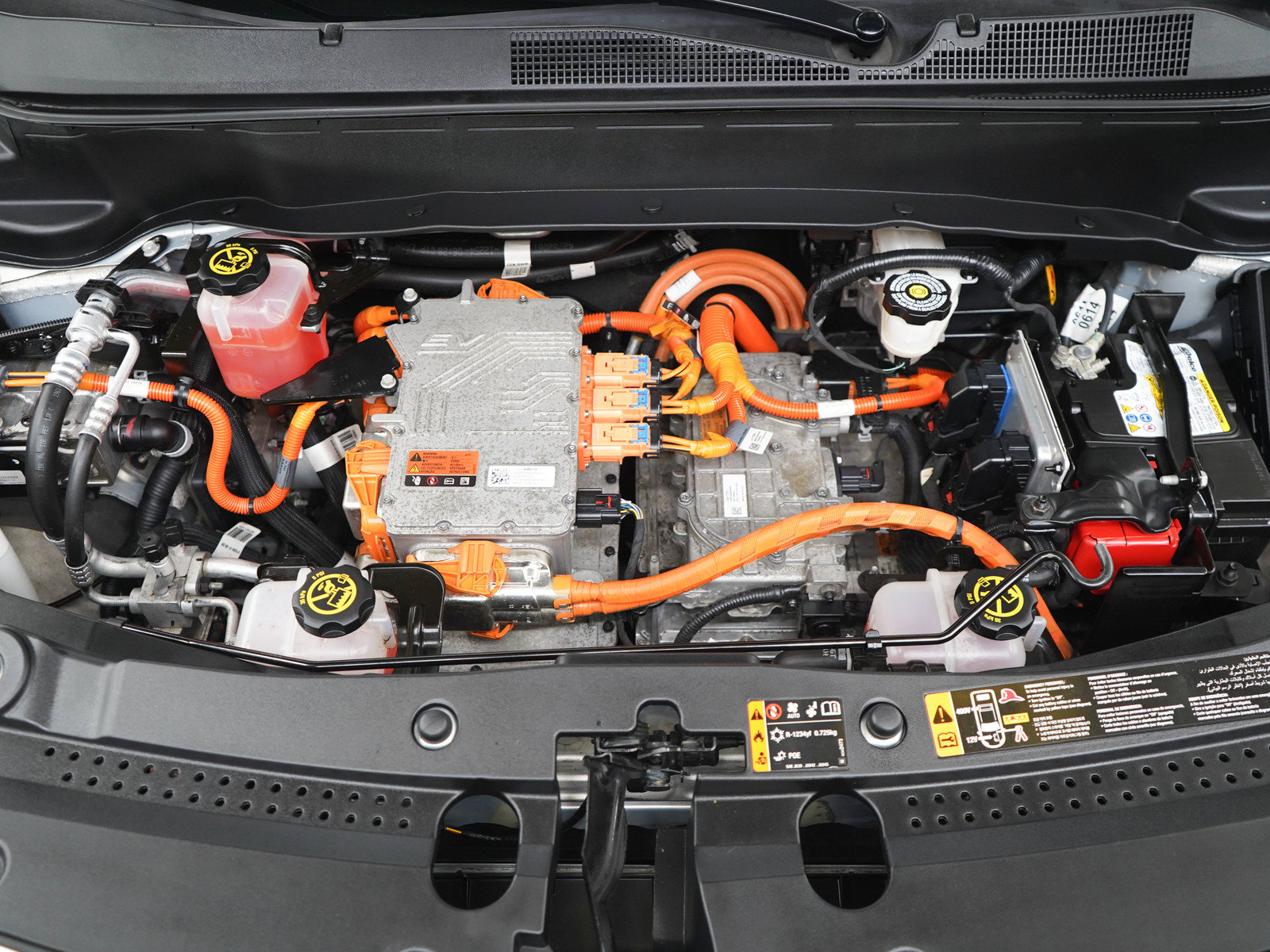 Used 2022 Chevrolet Bolt EUV Premier w/ Sun & Sound Package FWD image 29
